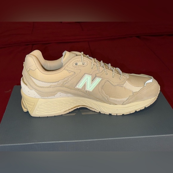 New Balance Cream and White Athletic Shoes - Picture 11 of 13